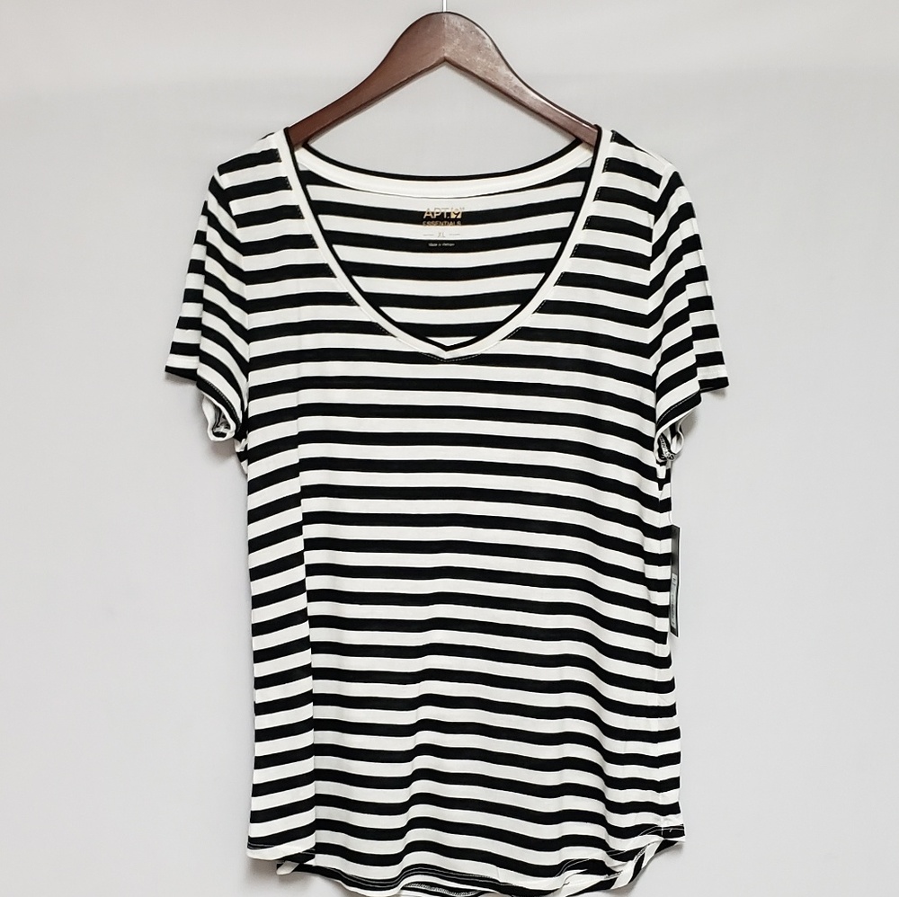 APT. 9 V-Neck T-Shirt With Stripes; Cute Tops